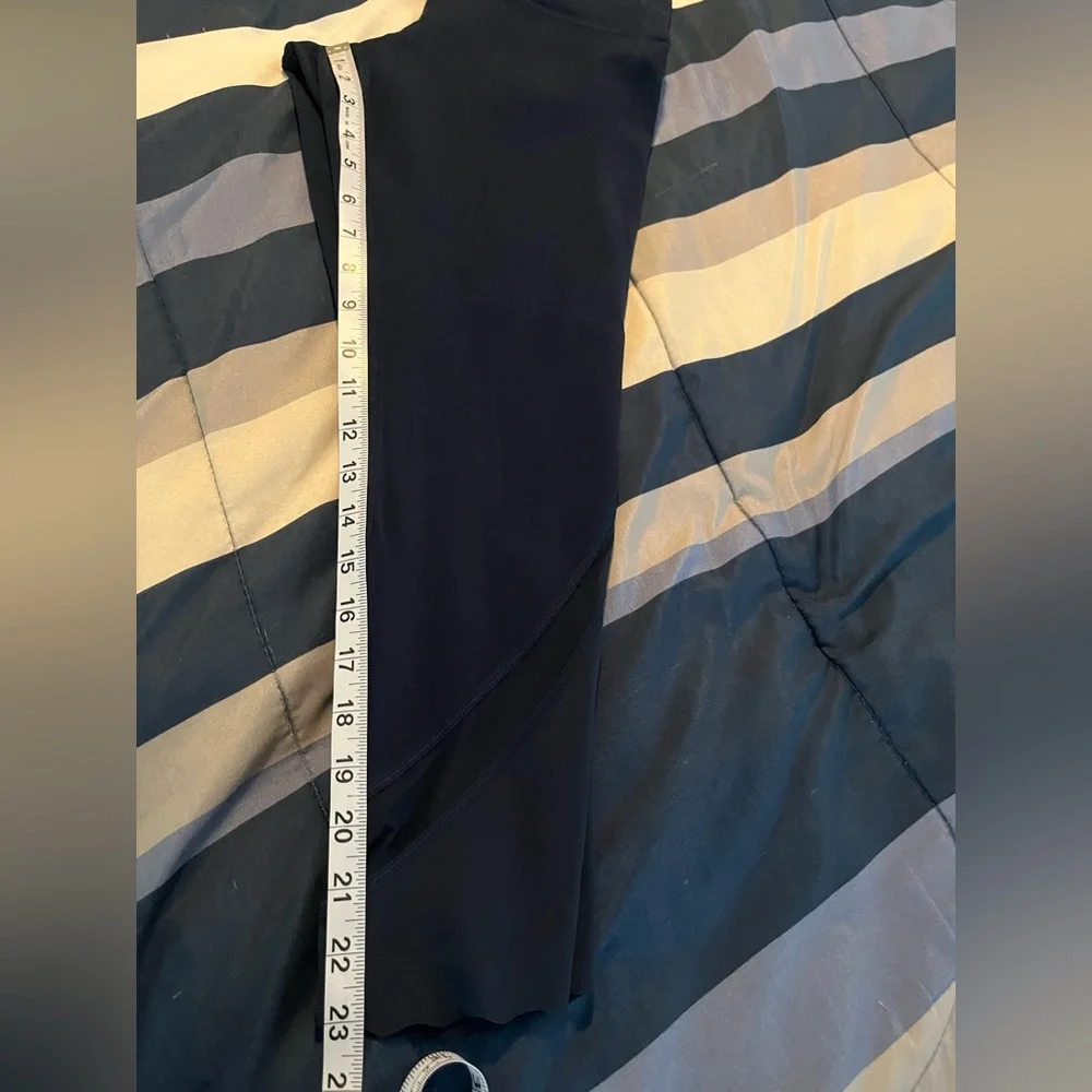 🍋 LIKE NEW Lululemon Wunder Under HR Crop 23" Scallop Luxtreme - True Navy - 8 - Picture 13 of 14